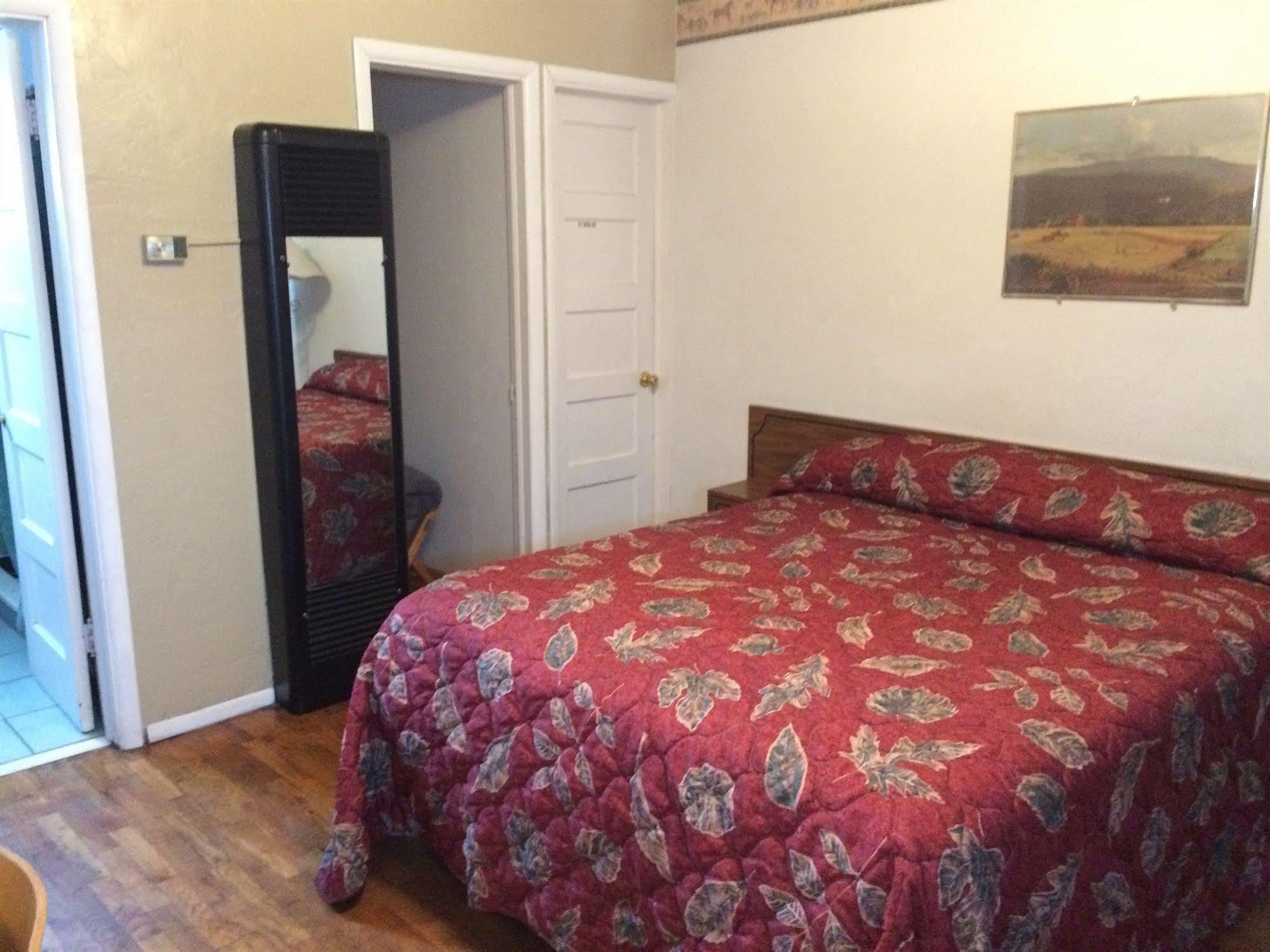 Circle R Motel Салида Экстерьер фото