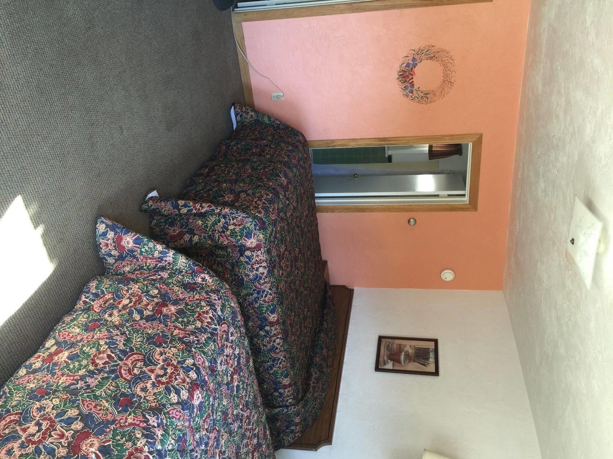 Circle R Motel Салида Экстерьер фото
