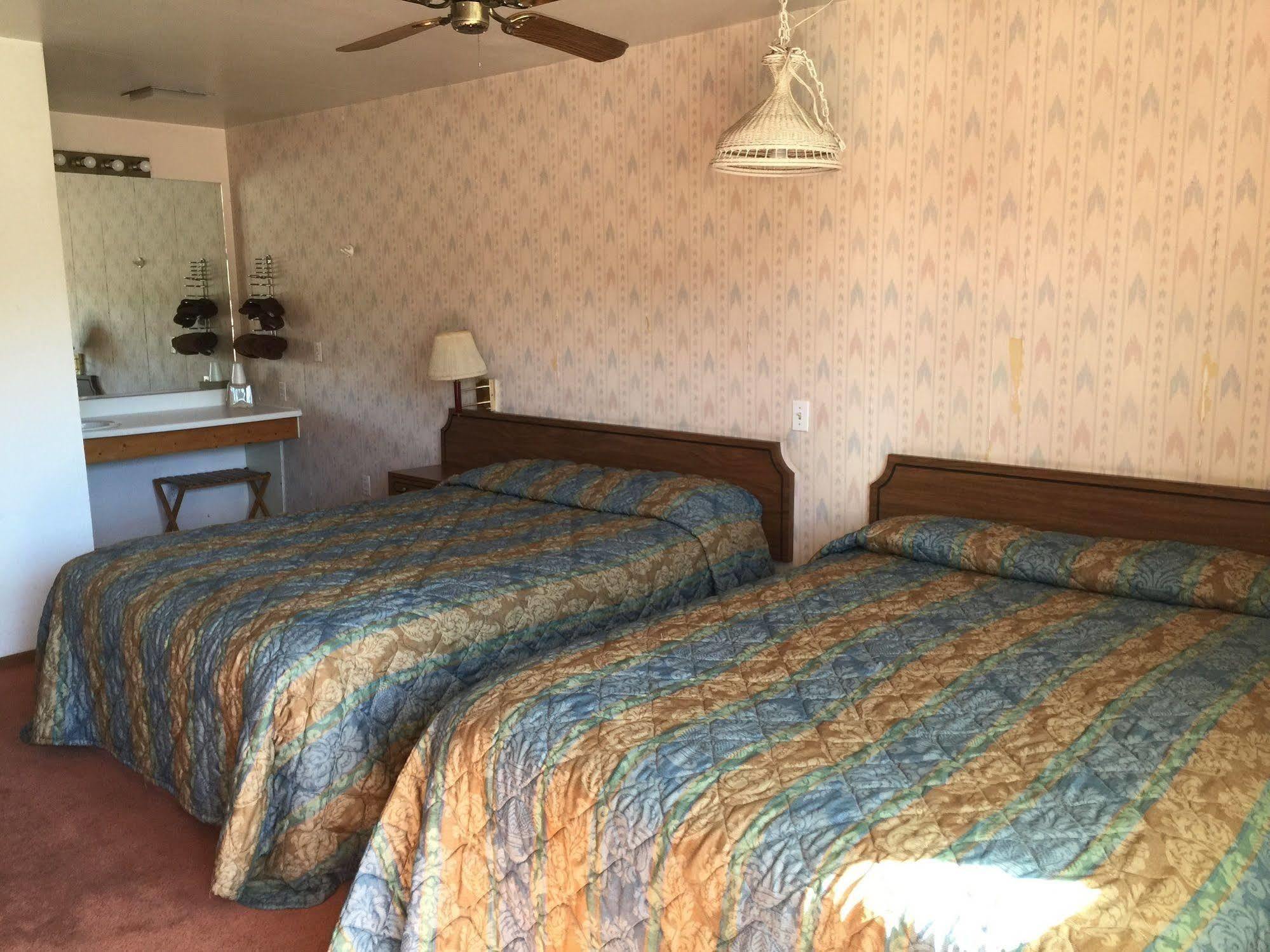 Circle R Motel Салида Экстерьер фото